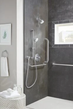 Grohe Essentials - Agarradero, Cromo 40421001 -Baño Suministros Tienda 0d49ed64007b6ff82047b2b0